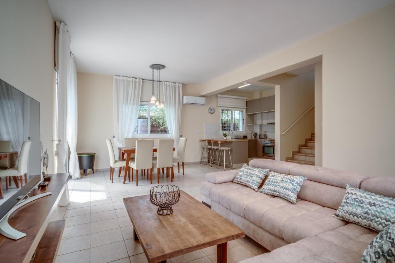 Amphitrite Villa Paralimni Buitenkant foto