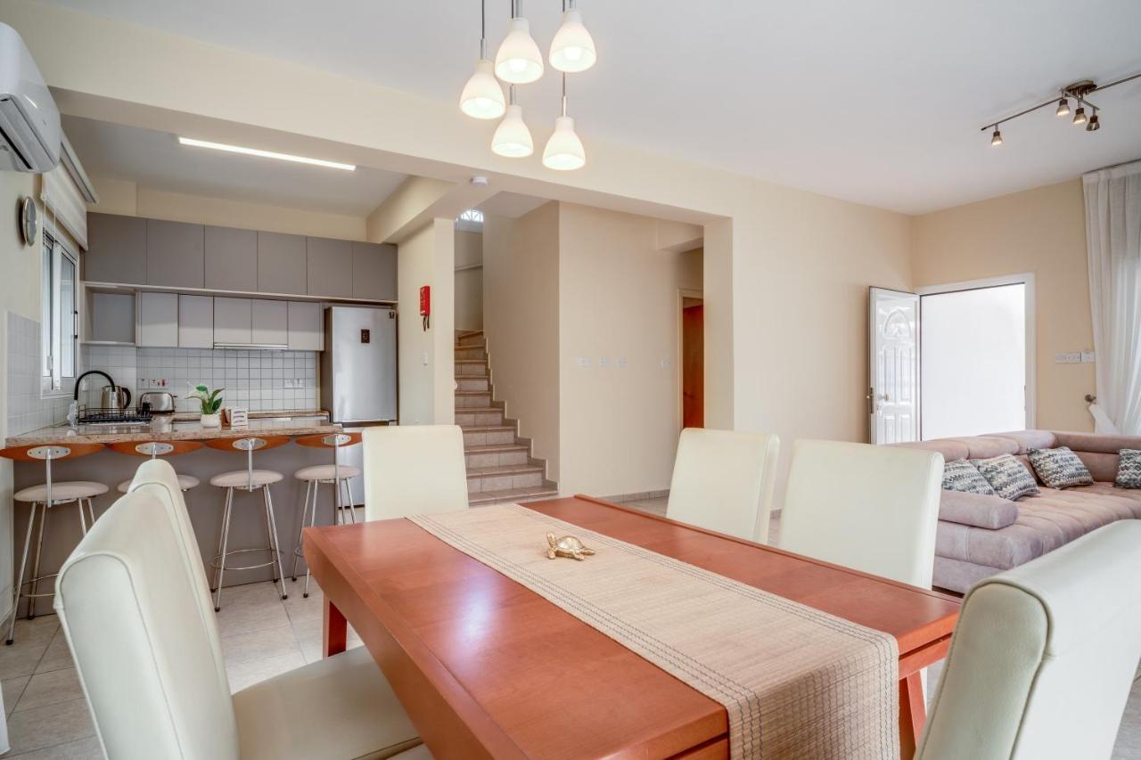 Amphitrite Villa Paralimni Buitenkant foto