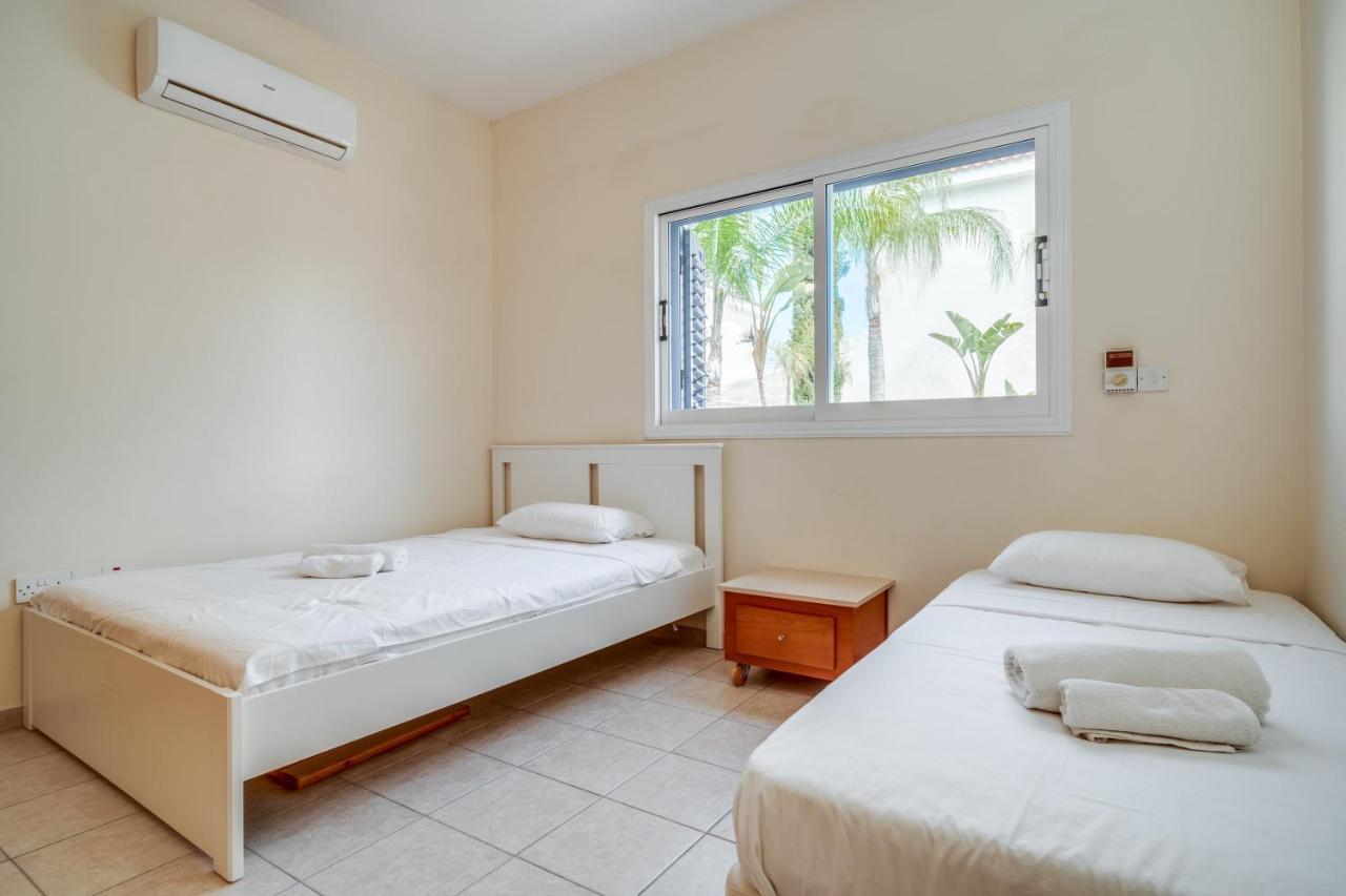 Amphitrite Villa Paralimni Buitenkant foto