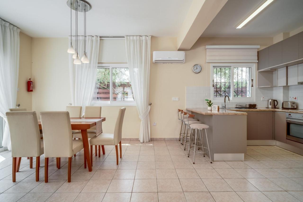 Amphitrite Villa Paralimni Buitenkant foto