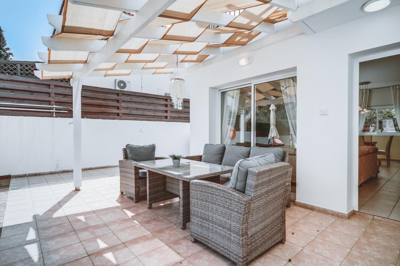 Amphitrite Villa Paralimni Buitenkant foto