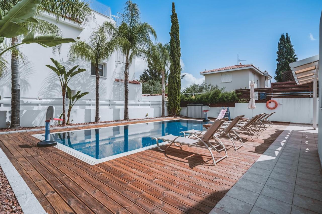 Amphitrite Villa Paralimni Buitenkant foto
