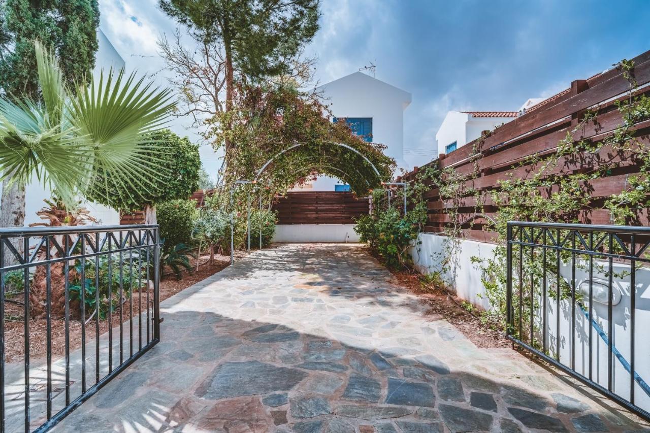Amphitrite Villa Paralimni Buitenkant foto