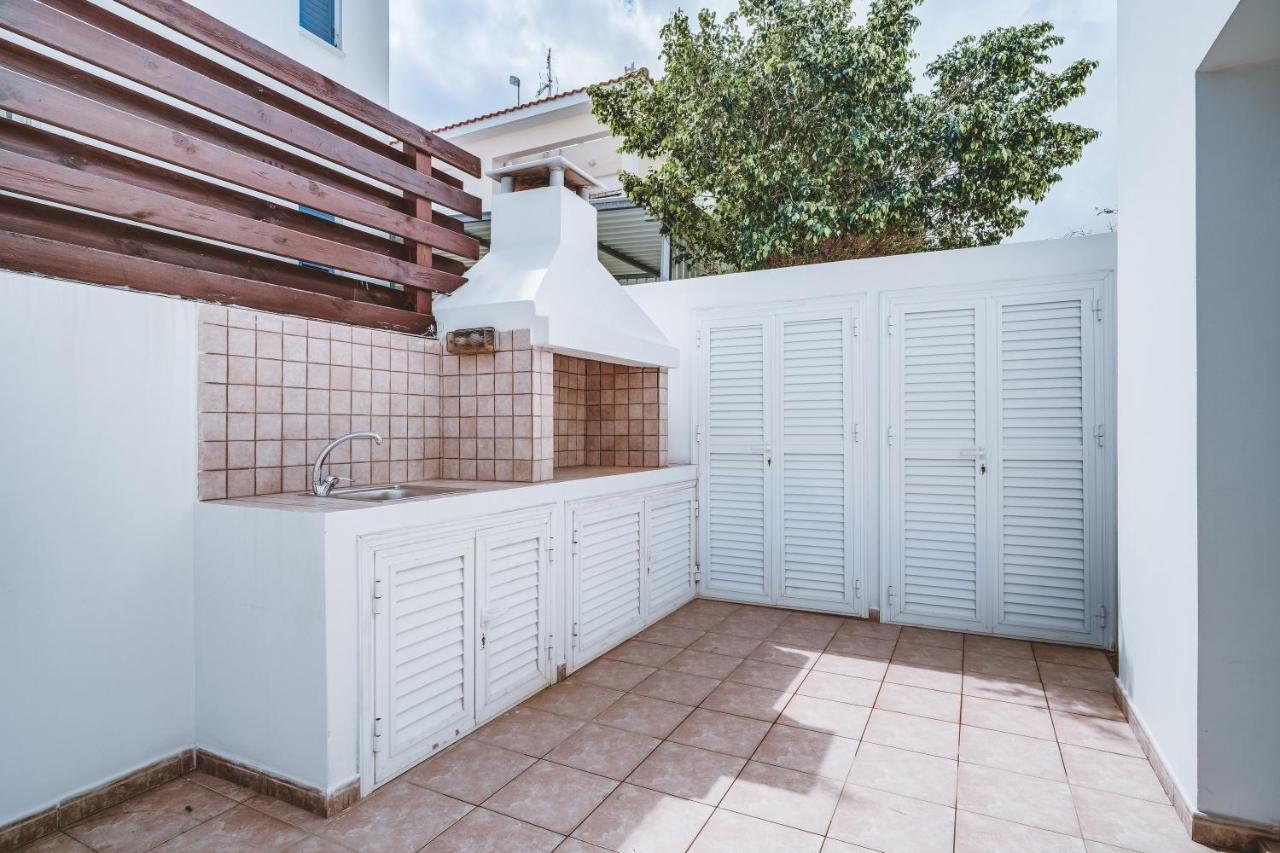 Amphitrite Villa Paralimni Buitenkant foto