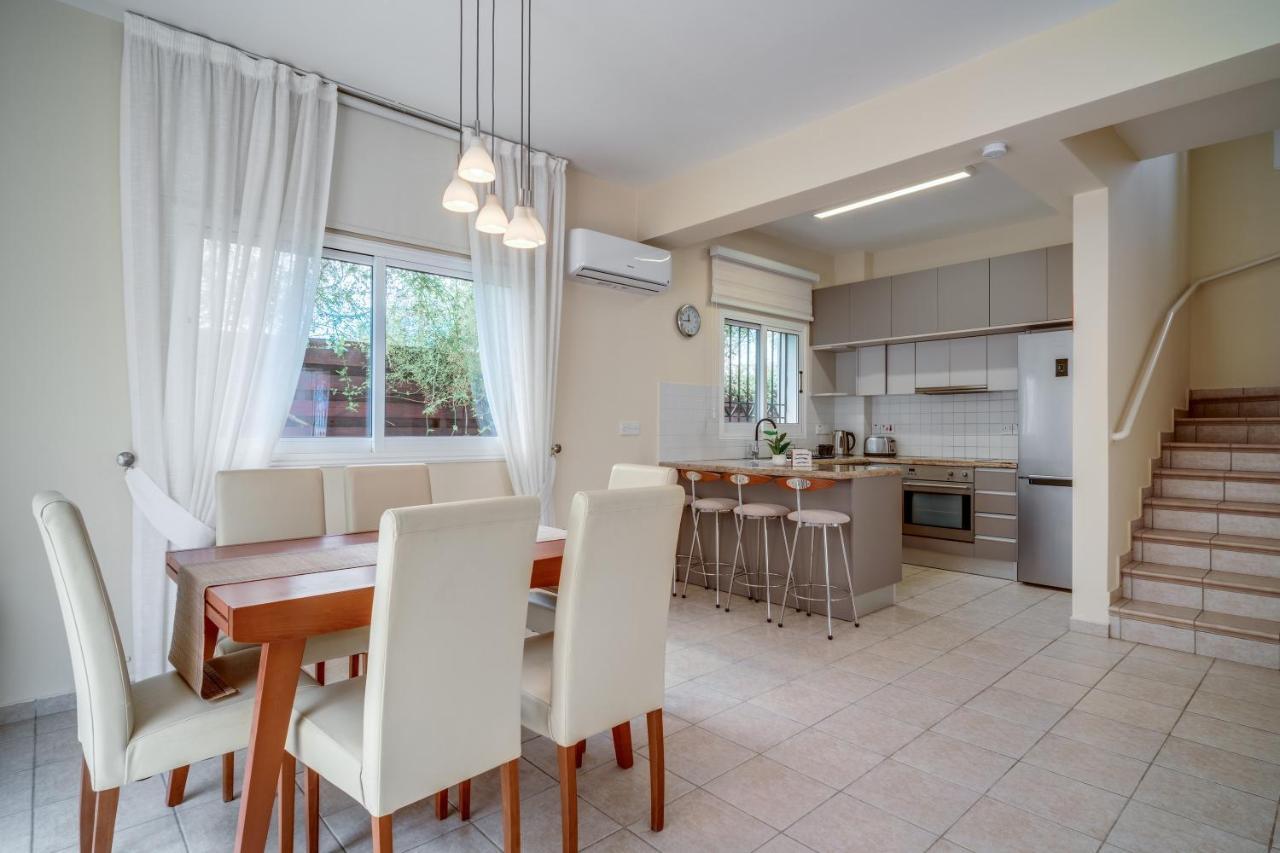 Amphitrite Villa Paralimni Buitenkant foto