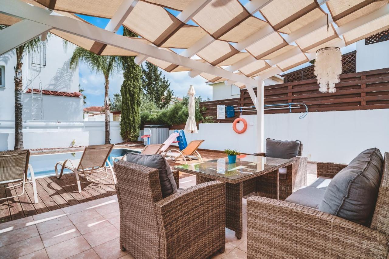 Amphitrite Villa Paralimni Buitenkant foto