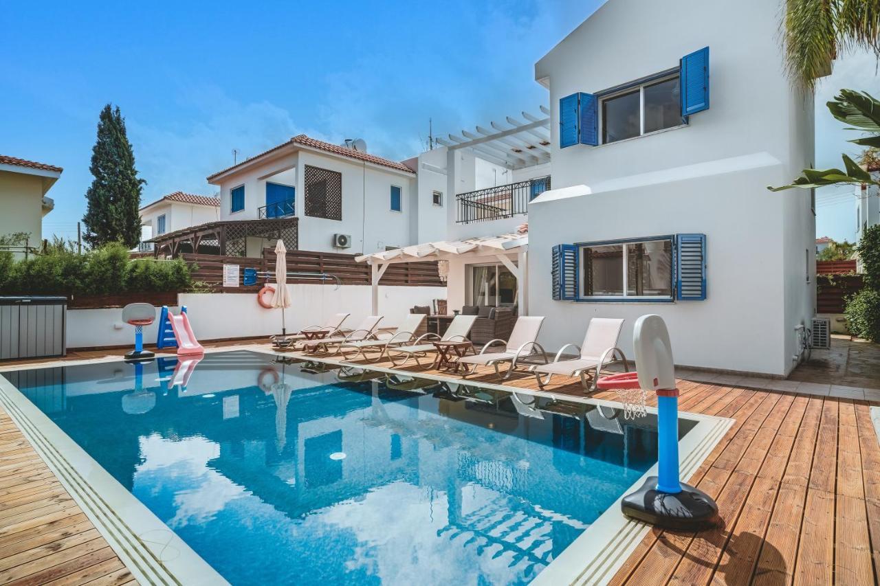 Amphitrite Villa Paralimni Buitenkant foto